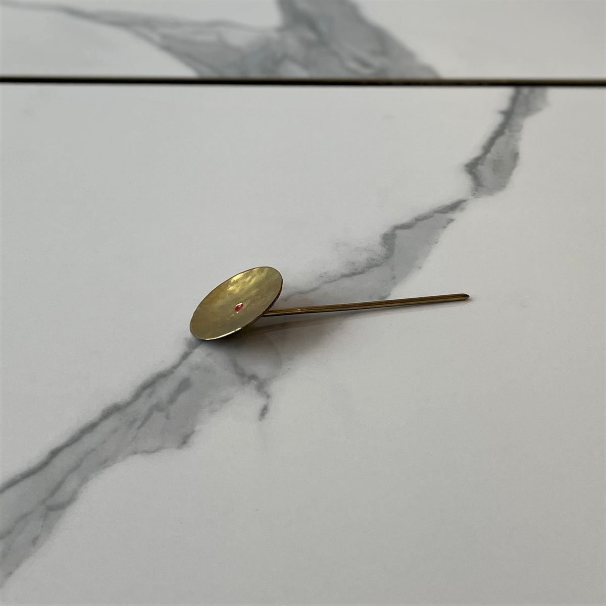 ORA-C - Lily Hairpin