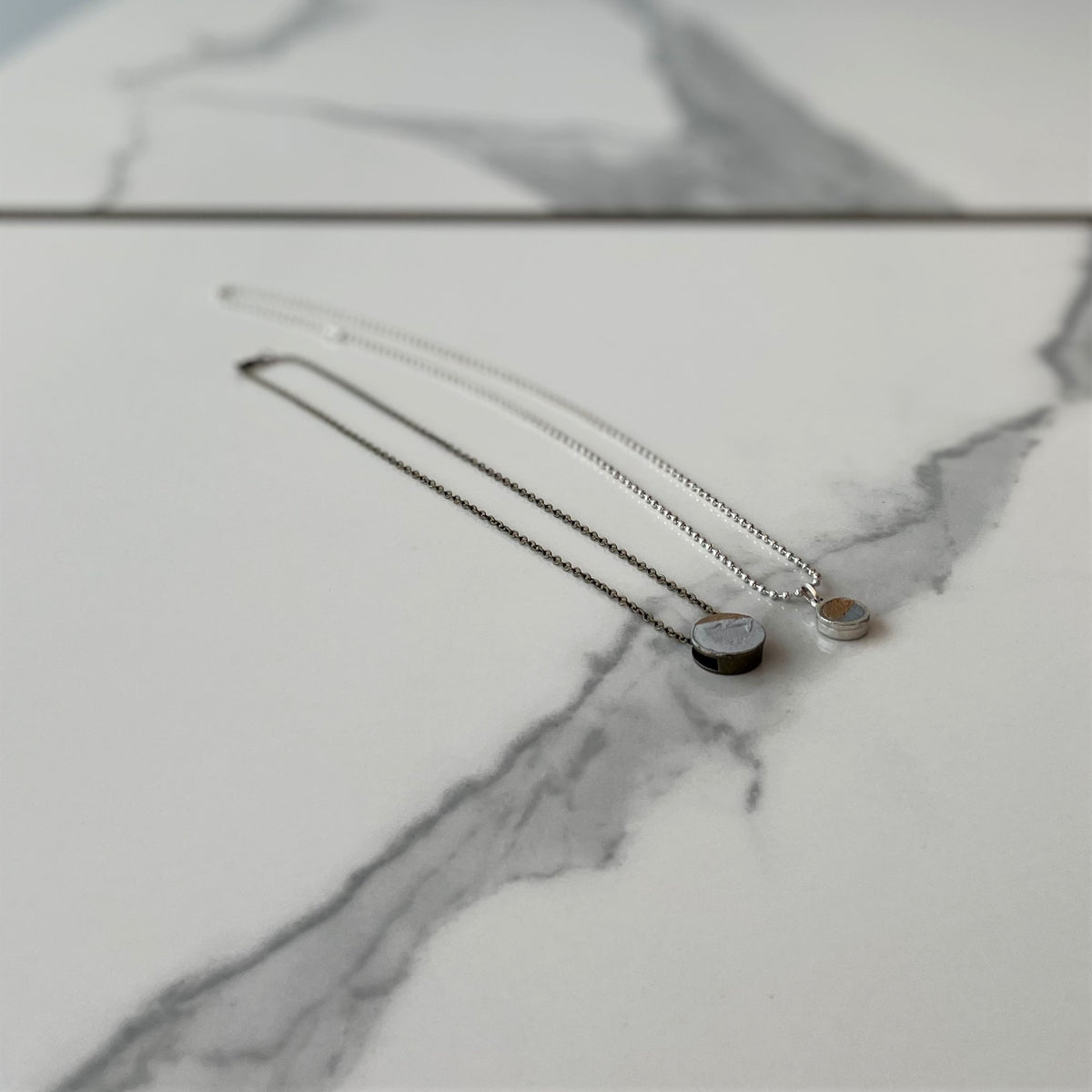 Pendentif en argent ÉPAIS sur chaîne